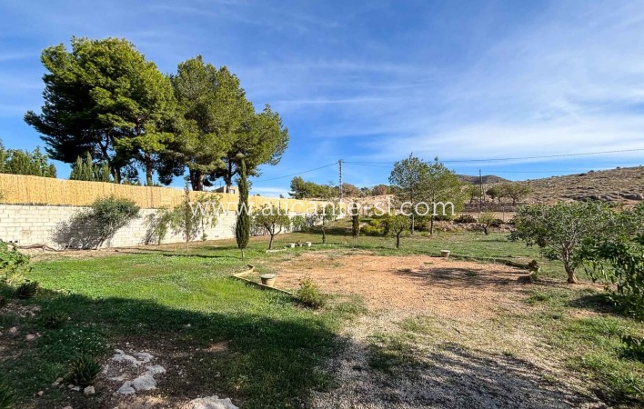 Venta - Finca - Hondón de las Nieves