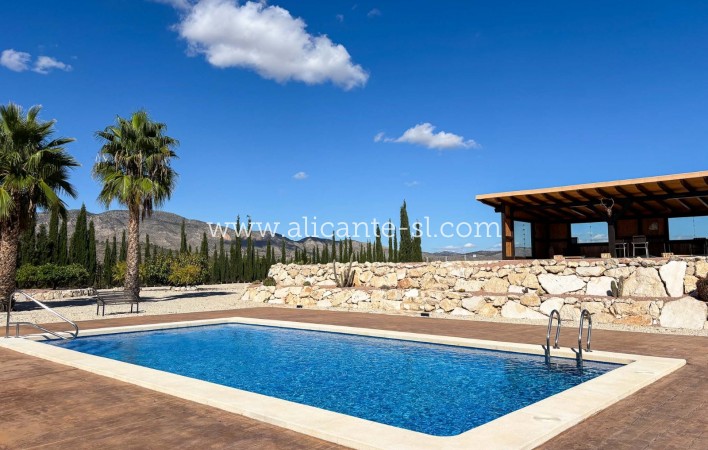 Resale - Villa / Doppelhaushälfte - Hondón de las Nieves