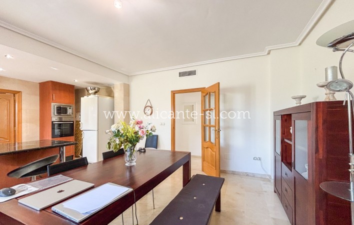 Resale - Villa / Doppelhaushälfte - Hondón de las Nieves