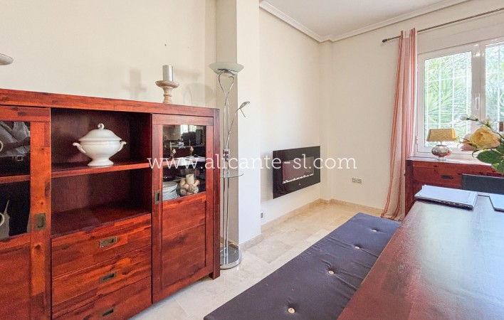 Resale - Villa / Doppelhaushälfte - Hondón de las Nieves