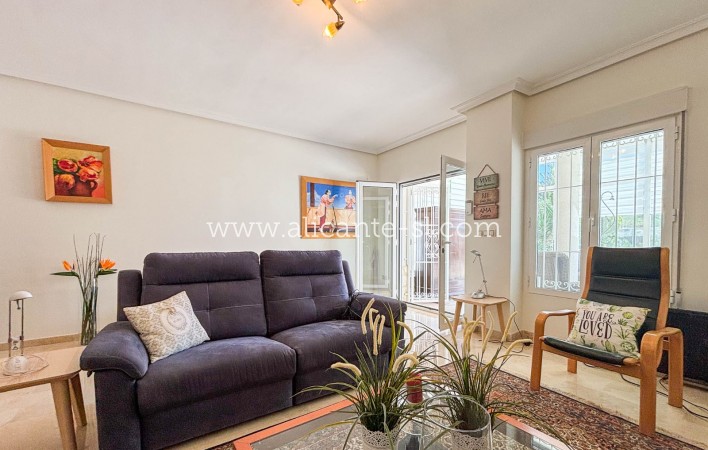 Resale - Villa / Doppelhaushälfte - Hondón de las Nieves