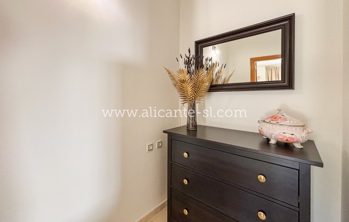 Resale - Villa / Doppelhaushälfte - Hondón de las Nieves