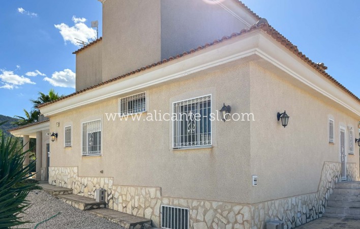 Resale - Villa / Doppelhaushälfte - Hondón de las Nieves