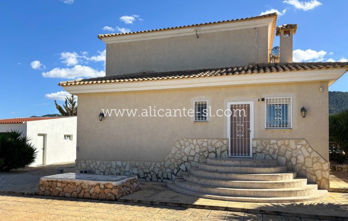 Resale - Villa / Doppelhaushälfte - Hondón de las Nieves