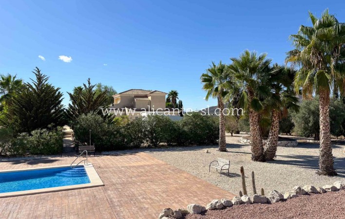 Resale - Villa / Doppelhaushälfte - Hondón de las Nieves