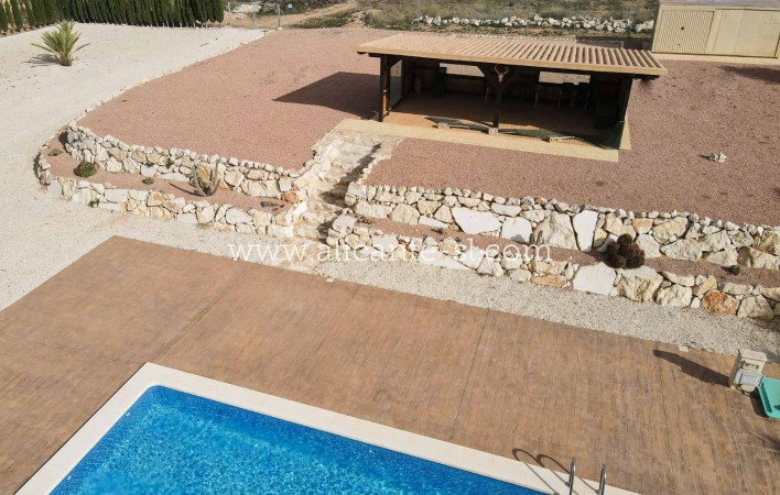 Resale - Villa / Doppelhaushälfte - Hondón de las Nieves