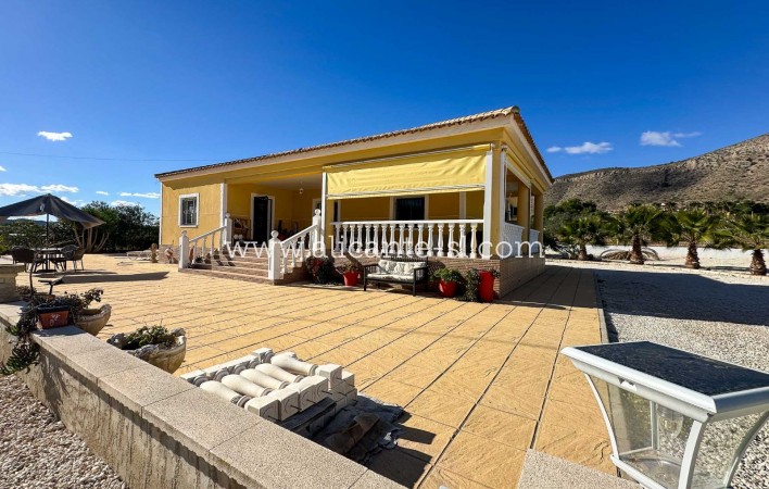 Resale - Villa / Doppelhaushälfte - Hondón de las Nieves