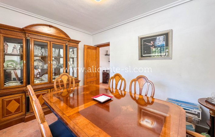 Resale - Villa / Doppelhaushälfte - Hondón de las Nieves