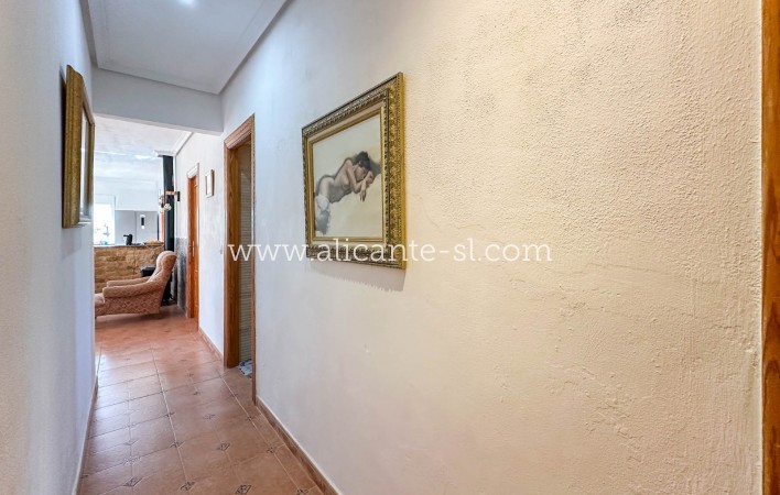 Resale - Villa / Doppelhaushälfte - Hondón de las Nieves