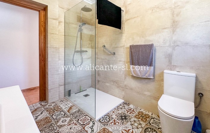 Resale - Villa / Doppelhaushälfte - Hondón de las Nieves