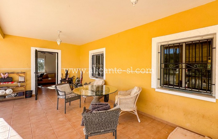 Resale - Villa / Doppelhaushälfte - Hondón de las Nieves