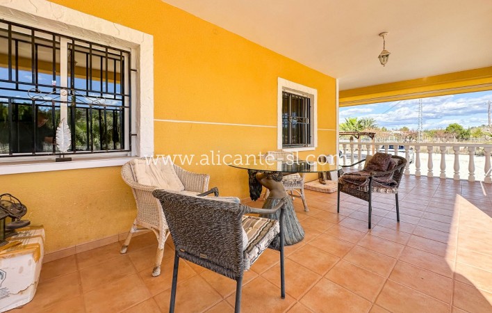 Resale - Villa / Doppelhaushälfte - Hondón de las Nieves