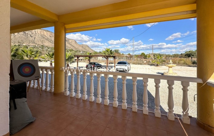 Resale - Villa / Doppelhaushälfte - Hondón de las Nieves