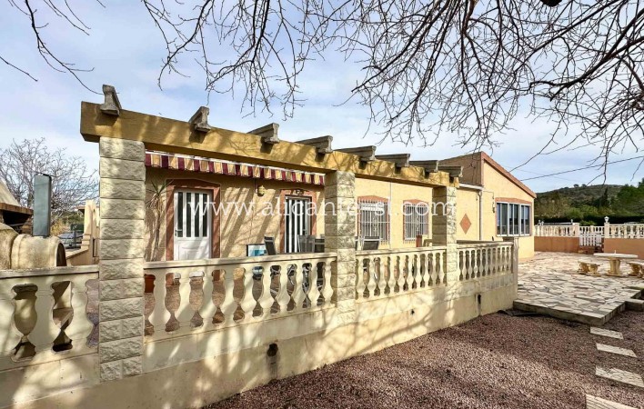 Sale - Finca - Hondón de las Nieves