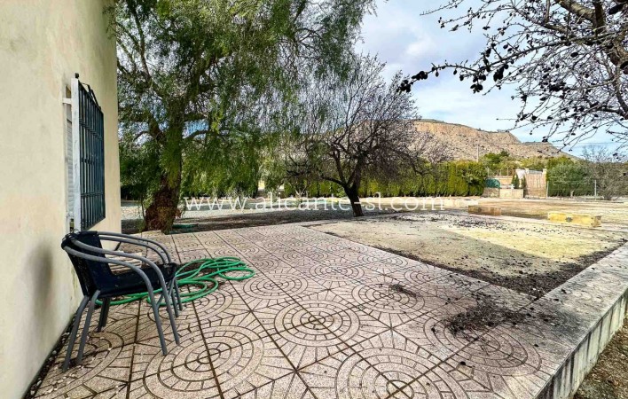 Sale - Finca - Hondón de las Nieves