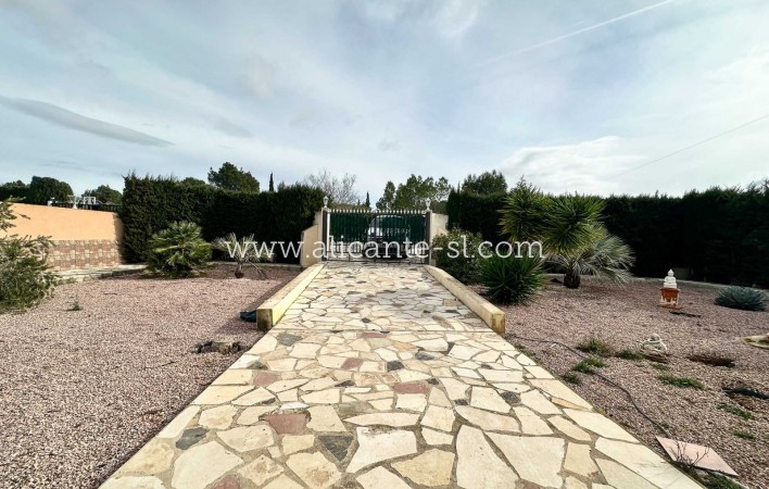 Sale - Finca - Hondón de las Nieves