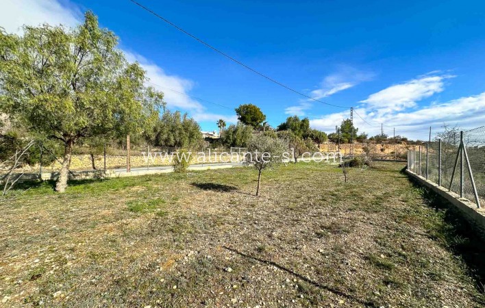 Revente - Finca - Hondón de las Nieves