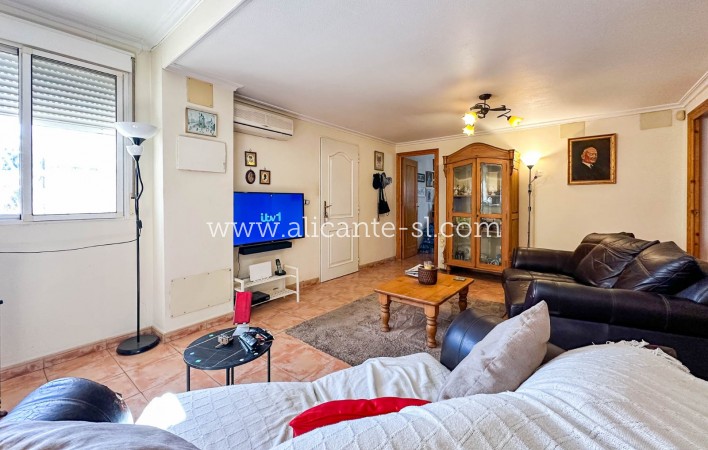 Revente - Finca - Hondón de las Nieves