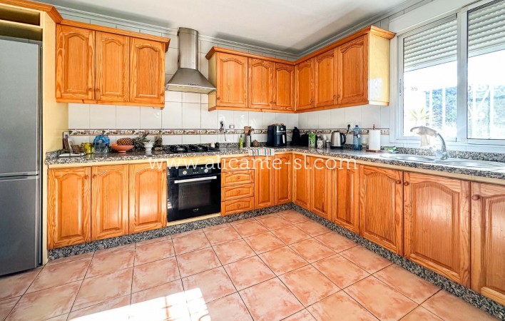 Revente - Finca - Hondón de las Nieves