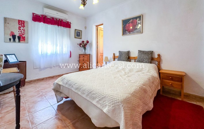 Revente - Finca - Hondón de las Nieves