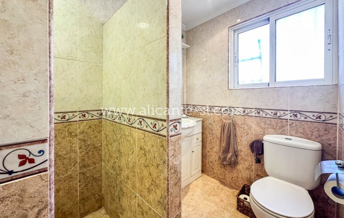 Revente - Finca - Hondón de las Nieves