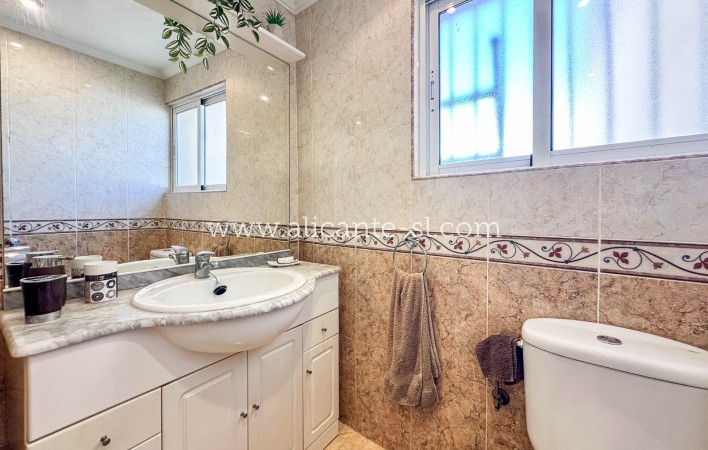 Revente - Finca - Hondón de las Nieves