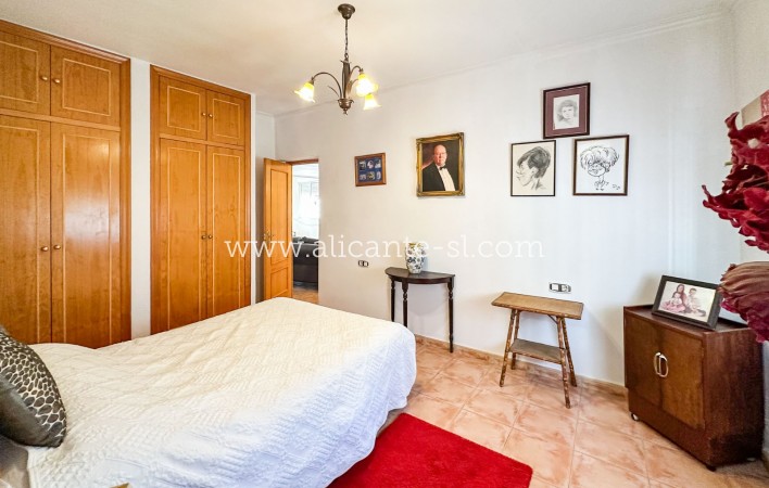 Revente - Finca - Hondón de las Nieves