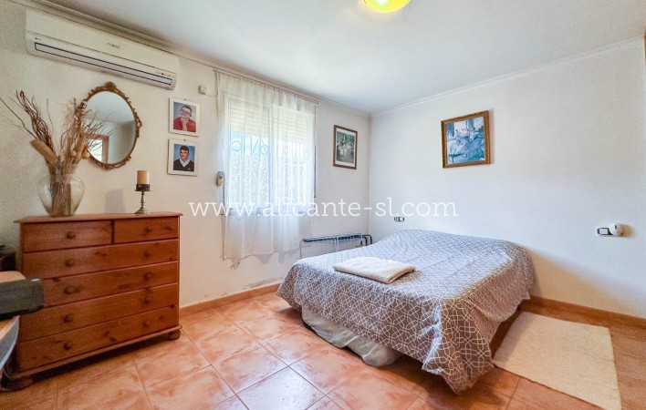 Revente - Finca - Hondón de las Nieves