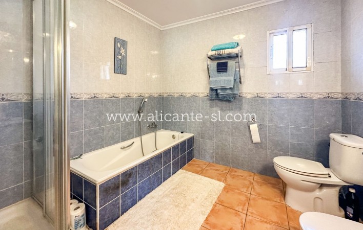 Revente - Finca - Hondón de las Nieves