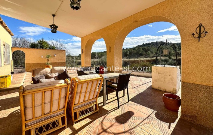 Revente - Finca - Hondón de las Nieves