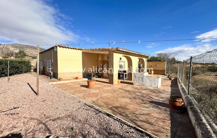 Revente - Finca - Hondón de las Nieves