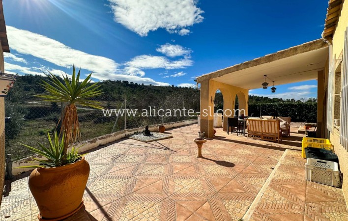 Revente - Finca - Hondón de las Nieves