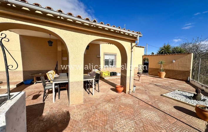 Revente - Finca - Hondón de las Nieves