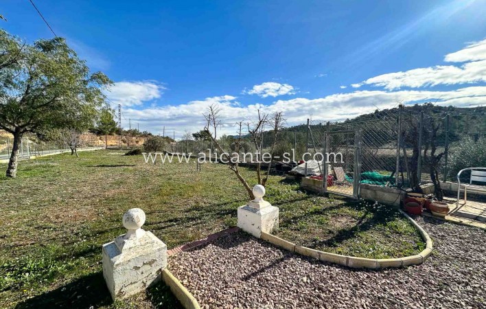 Revente - Finca - Hondón de las Nieves