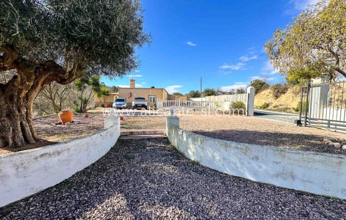 Revente - Finca - Hondón de las Nieves