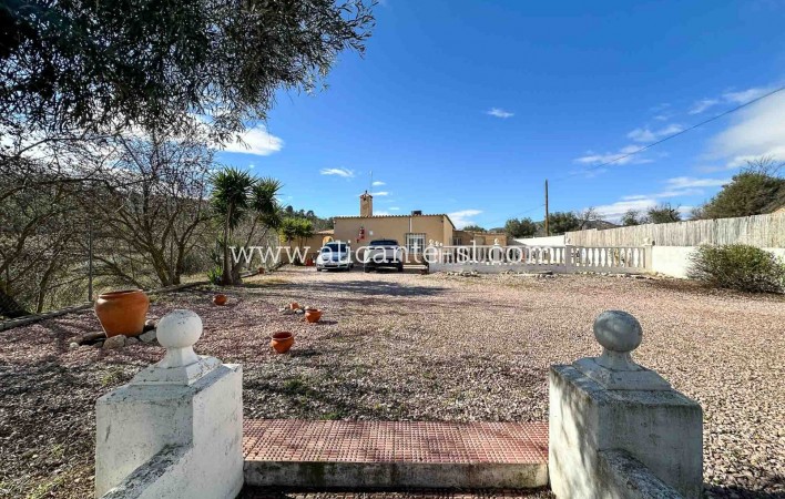 Revente - Finca - Hondón de las Nieves