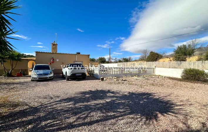 Revente - Finca - Hondón de las Nieves