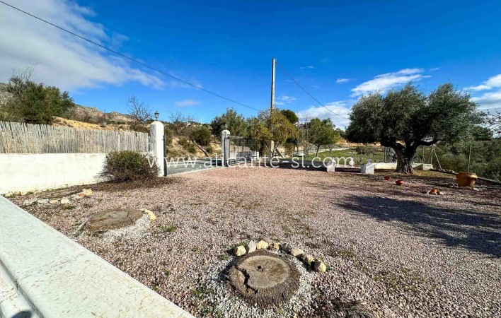 Revente - Finca - Hondón de las Nieves