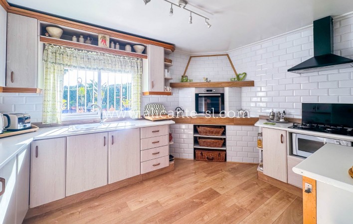 Revente - Finca - Hondón de las Nieves