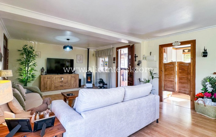 Revente - Finca - Hondón de las Nieves