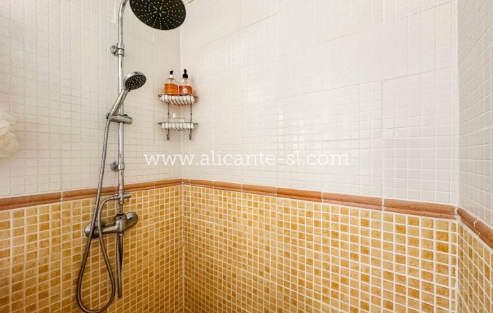 Revente - Finca - Hondón de las Nieves