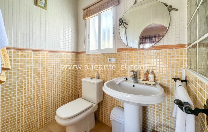 Revente - Finca - Hondón de las Nieves