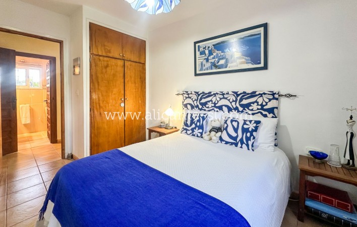 Revente - Finca - Hondón de las Nieves