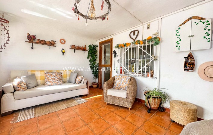 Revente - Finca - Hondón de las Nieves