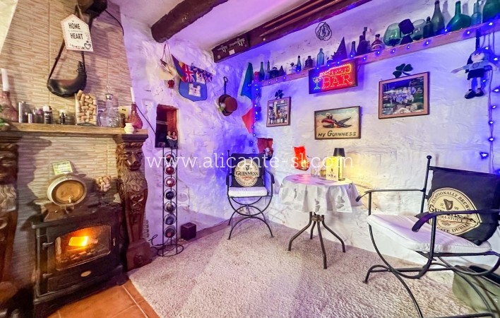 Revente - Finca - Hondón de las Nieves