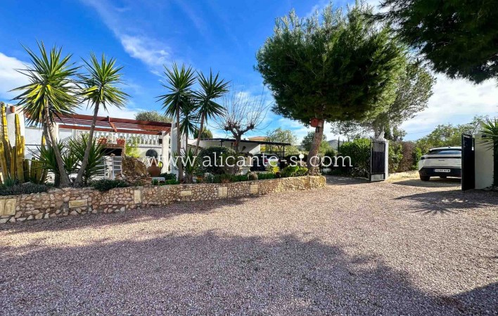 Revente - Finca - Hondón de las Nieves