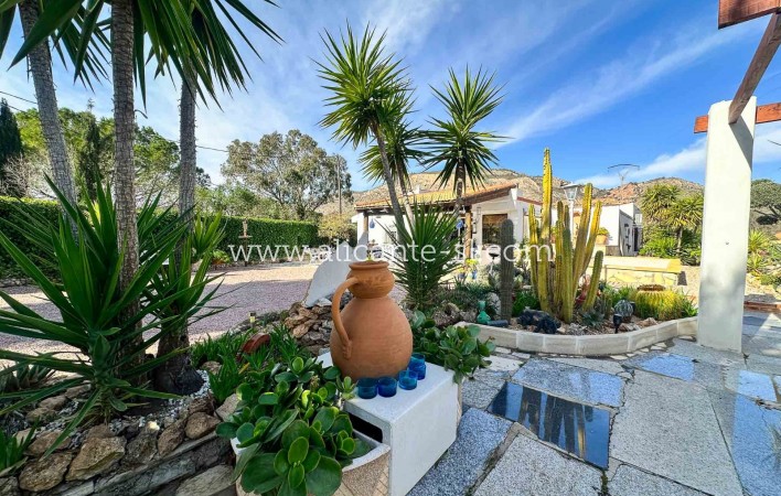 Revente - Finca - Hondón de las Nieves