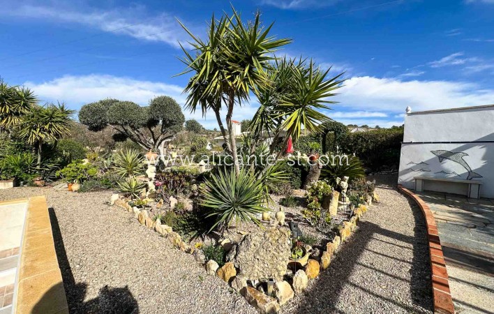 Revente - Finca - Hondón de las Nieves