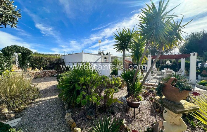 Revente - Finca - Hondón de las Nieves