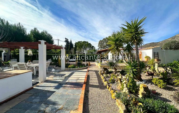 Revente - Finca - Hondón de las Nieves